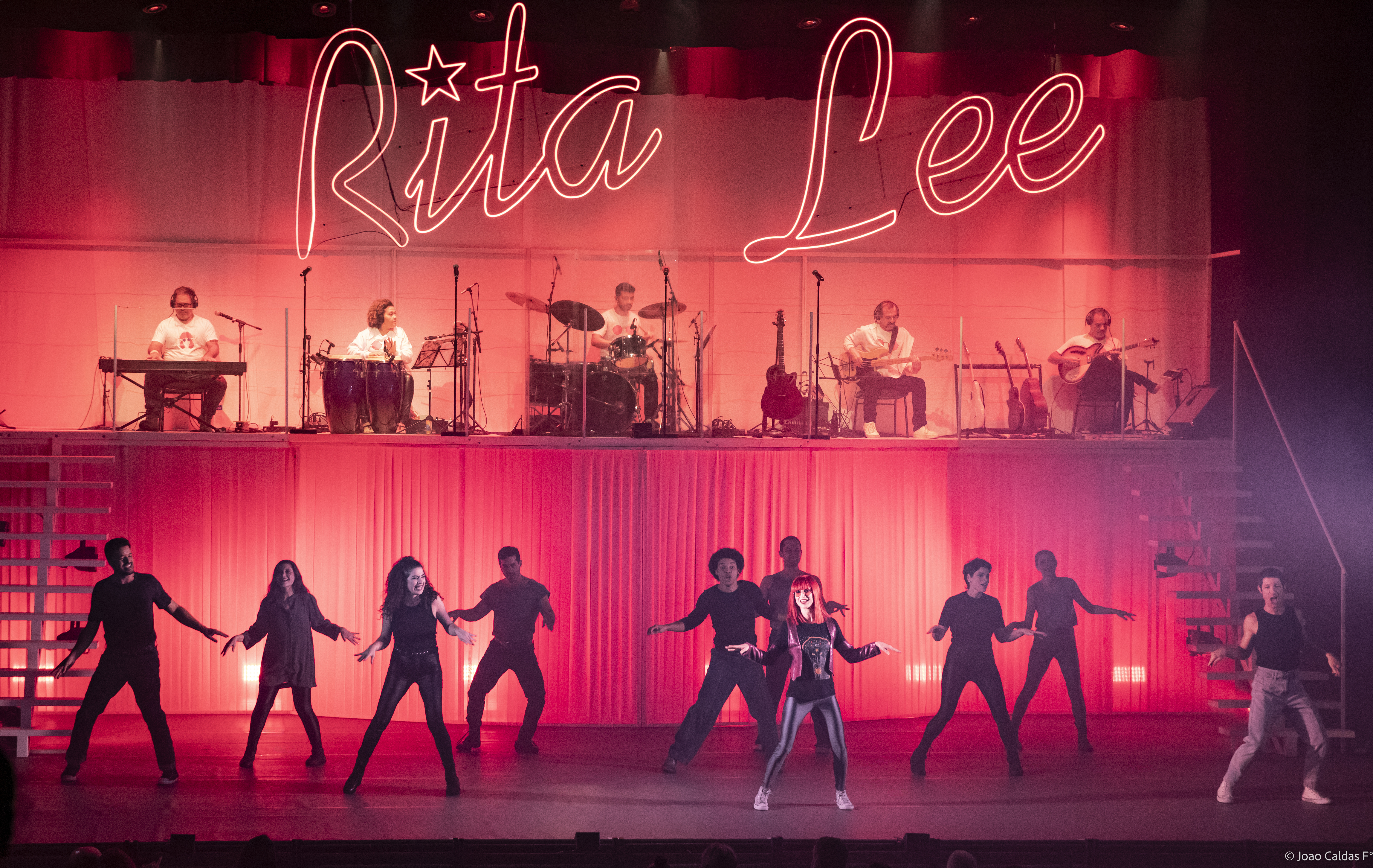 ‘Rita Lee, Uma Autobiografia Musical’ no teatro porto